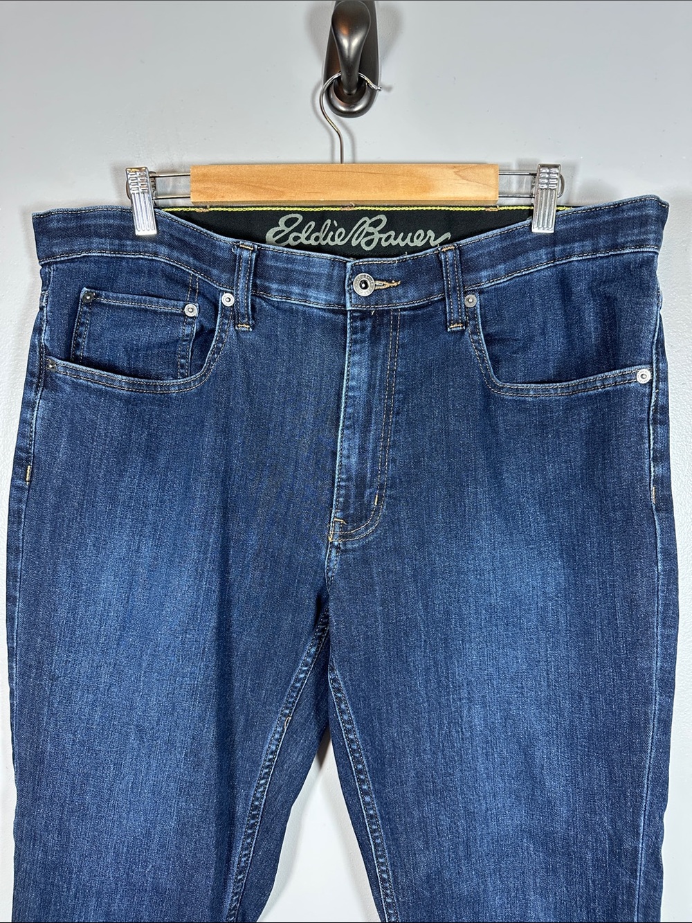 Eddie Bauer Specially Dyed Comfort Waist Straight Leg Jeans Men’s Size 38x32 - Picture 3 of 7